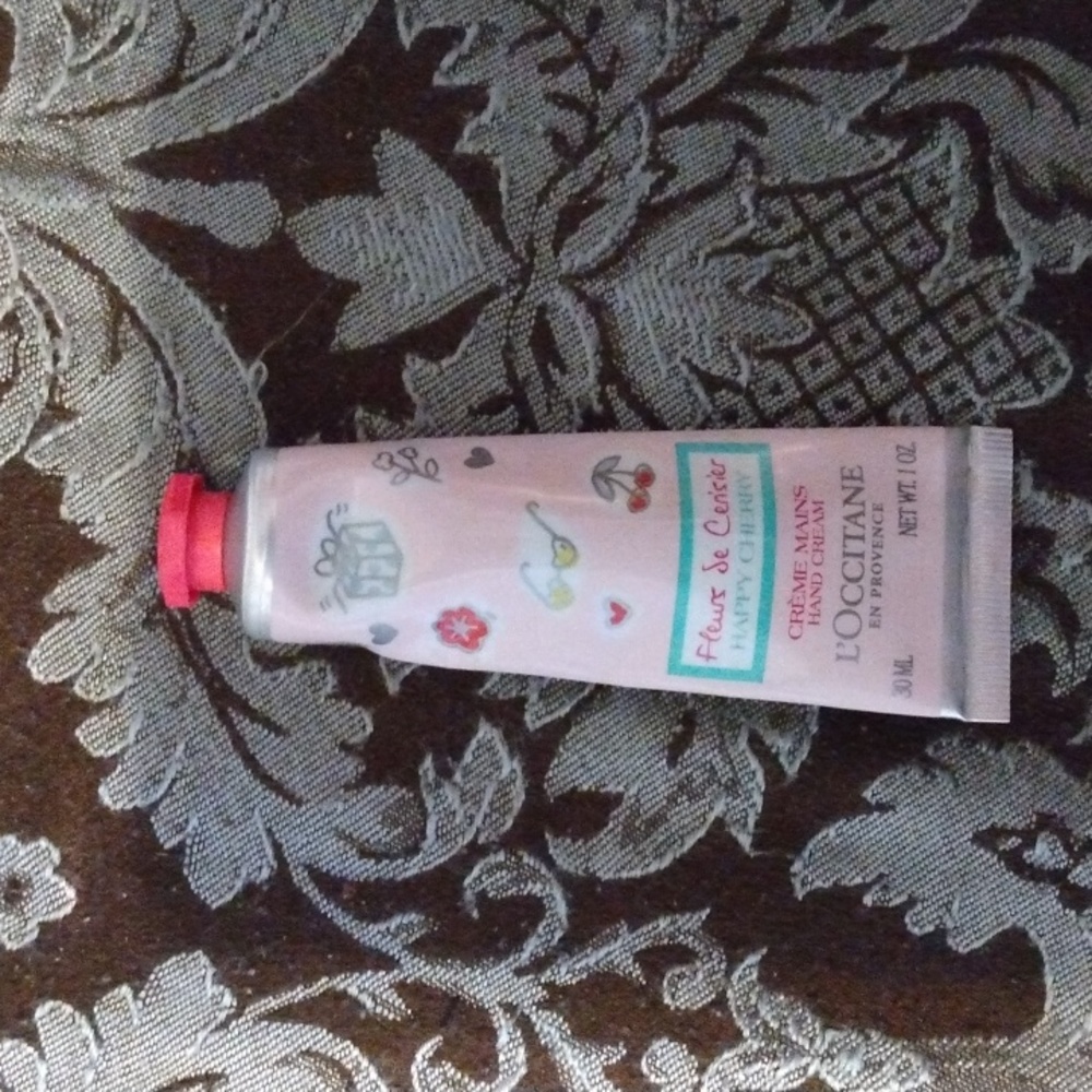 NEW L'occitane Happy Cherry Fleurs de Cerisier Hand Cream 30ml 1oz    2/3